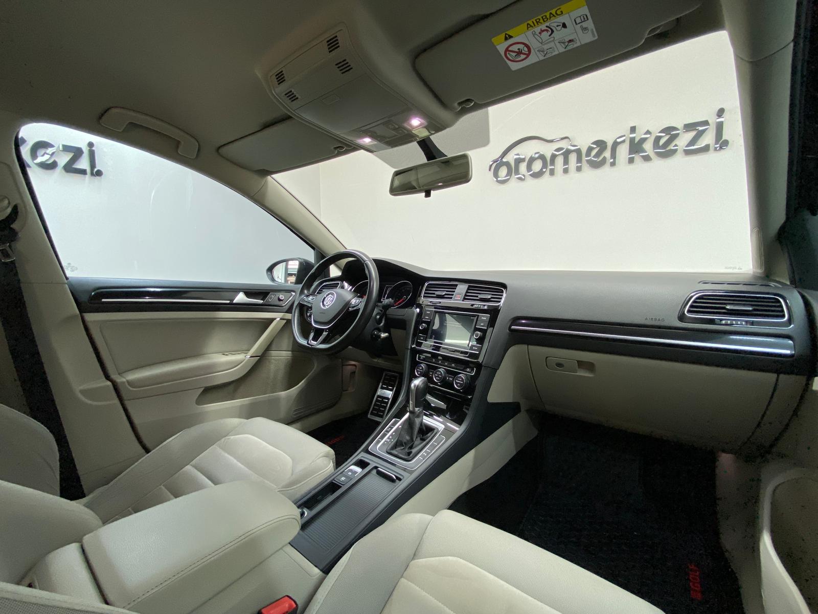 VOLKSWAGEN GOLF 22